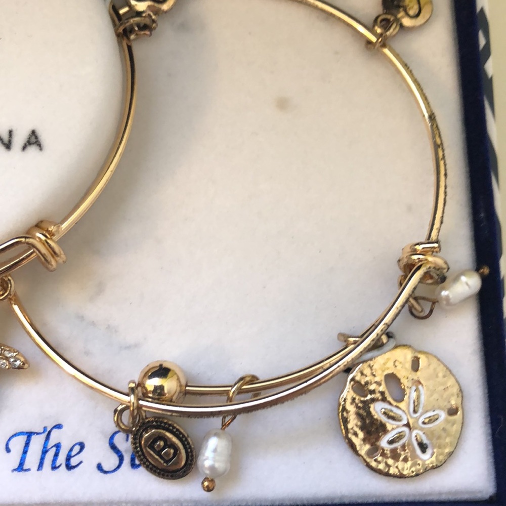 Bracelets - Picture 4 of 5